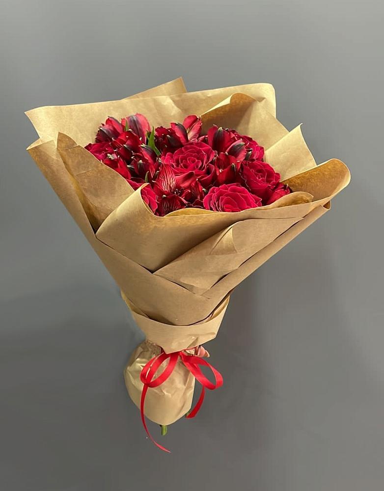 Букет цветов из: Альстромерии и Розы в Хвастовичах