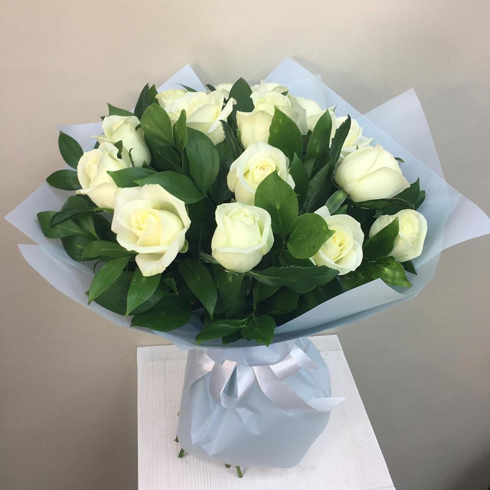 Букет 15 Белых роз Проуд в Хвастовичах
