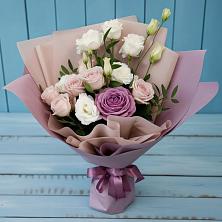 Букет цветов из:  Розы и Лизиантусы в Хвастовичах