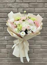 Букет цветов из:  Гвоздики, Розы, Лизиантусы и Хризантемы в Хвастовичах
