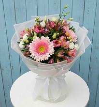 Букет цветов из:  Герберы, Альстромерии и Лизиантусы в Хвастовичах
