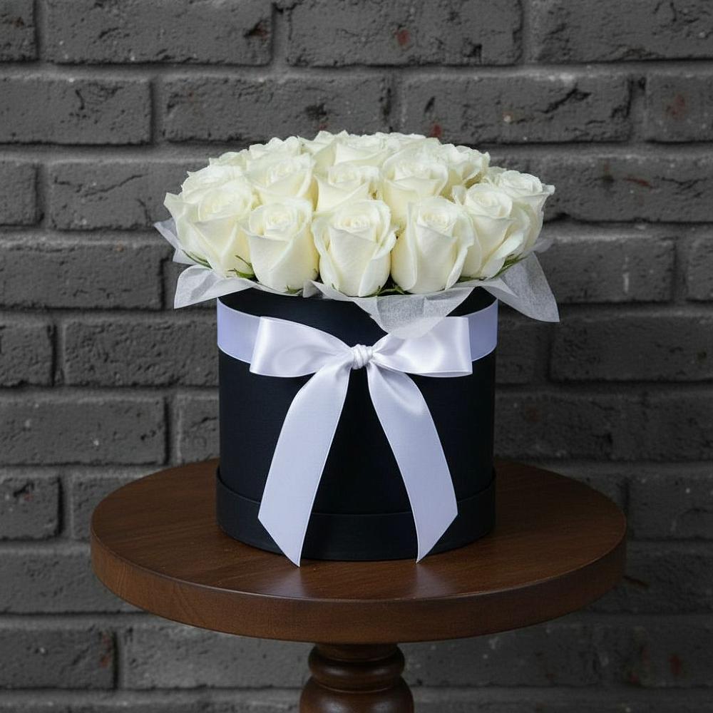 Цветочная композиция из Розы в шляпной коробке в Хвастовичах